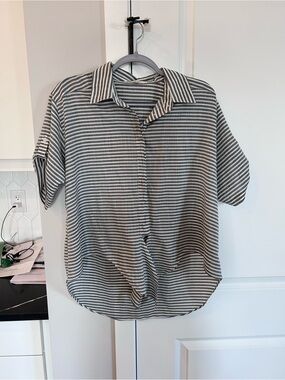 BCBGeneration Black White Striped Button-Up Shirt Front Tie Oversized Light Top